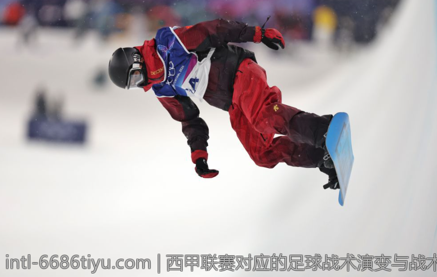 西甲联赛对应的足球战术演变与战术变革